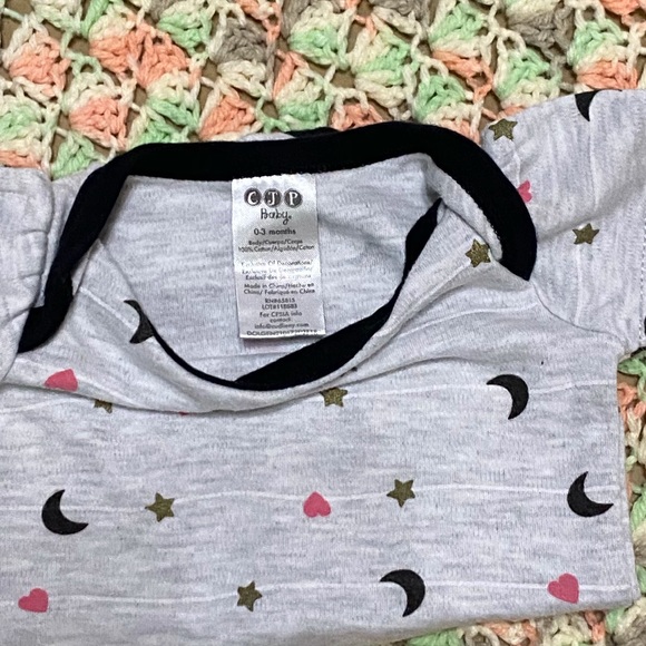 EUC CJP s/s onesie. - Picture 4 of 4